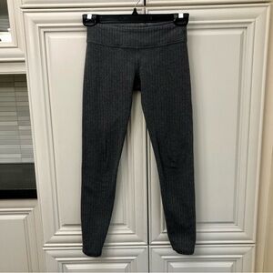 Ivivva by Lululemon girls reversible leggings 🍋